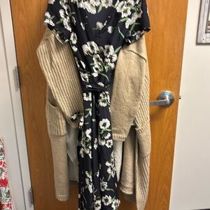 Yumi Kim 100% silk Riviera Maxi wrap Dress in Heirloom black floral medium